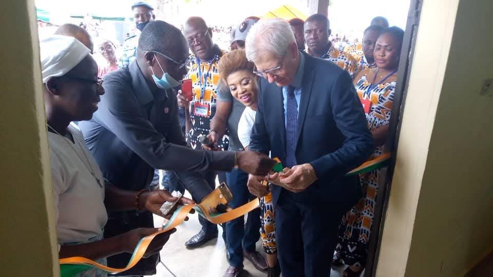 Inauguration de la salle informatique de 50 postes, en présence des fondateurs et des partenaires (2ACE).