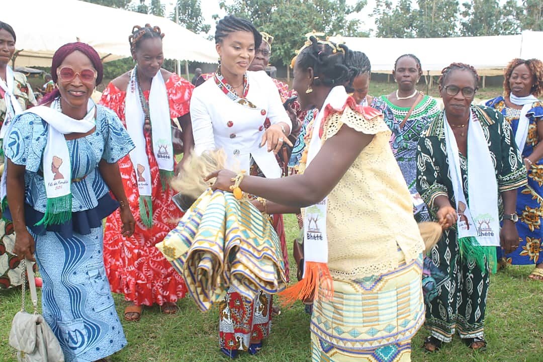 La Fondation aux côtés des associations de femmes, lors d'une célébration mettant la femme à l'honneur