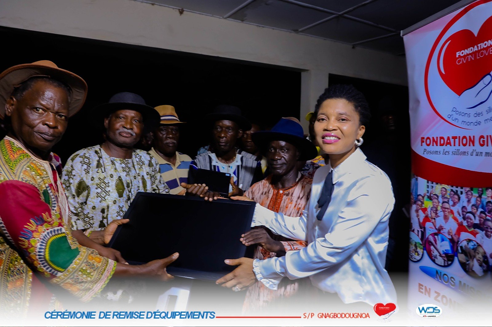 Cérémonie de remise d'équipements de la Fondation Giv'in Love à des villages de Côte d'Ivoire
